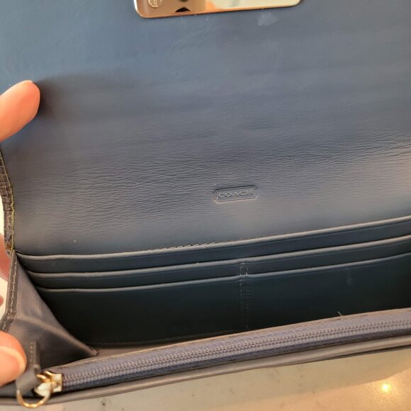 COACH Wallet - Picture 3 of 4